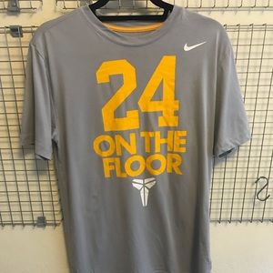 Nike Kobe T-Shirt size Medium